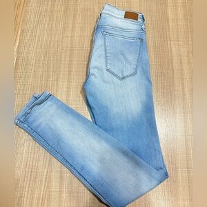 Judy Blue Skinny Fit Light wash Jeans size 3/26